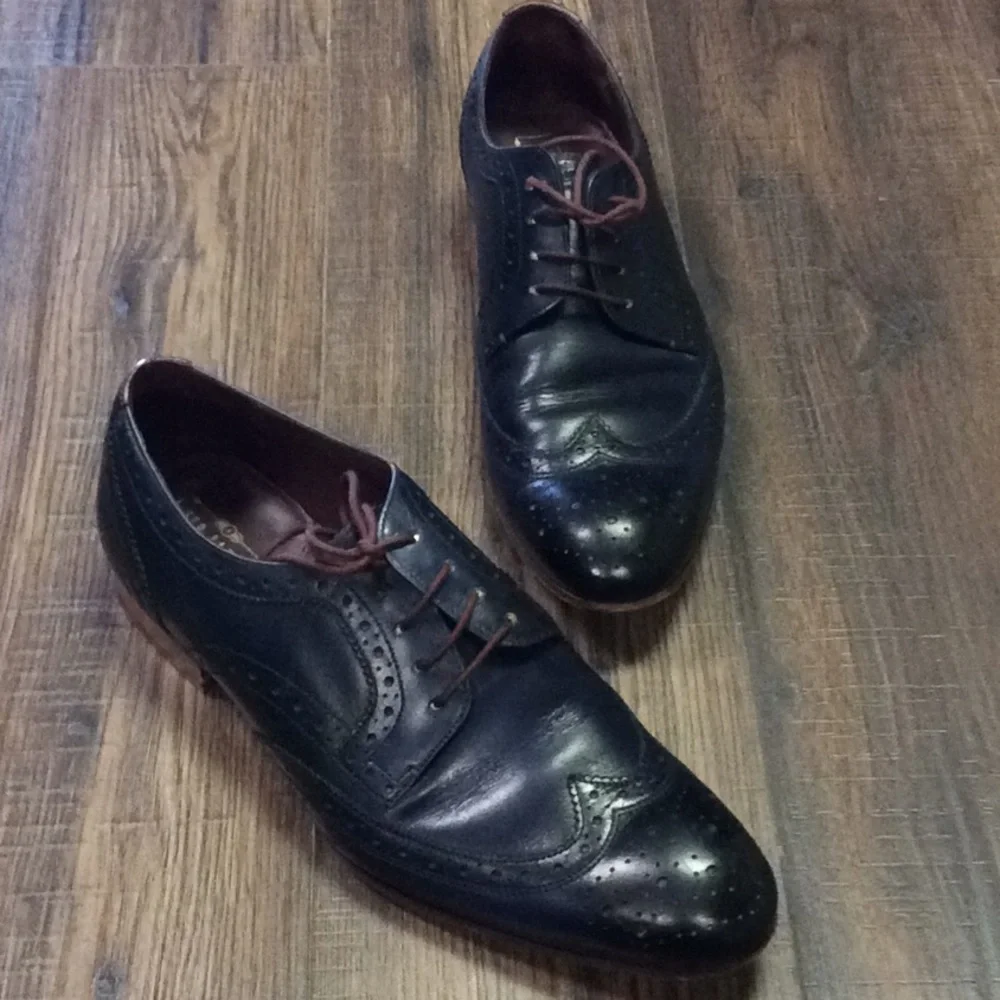 Ted Baker London charming slimline